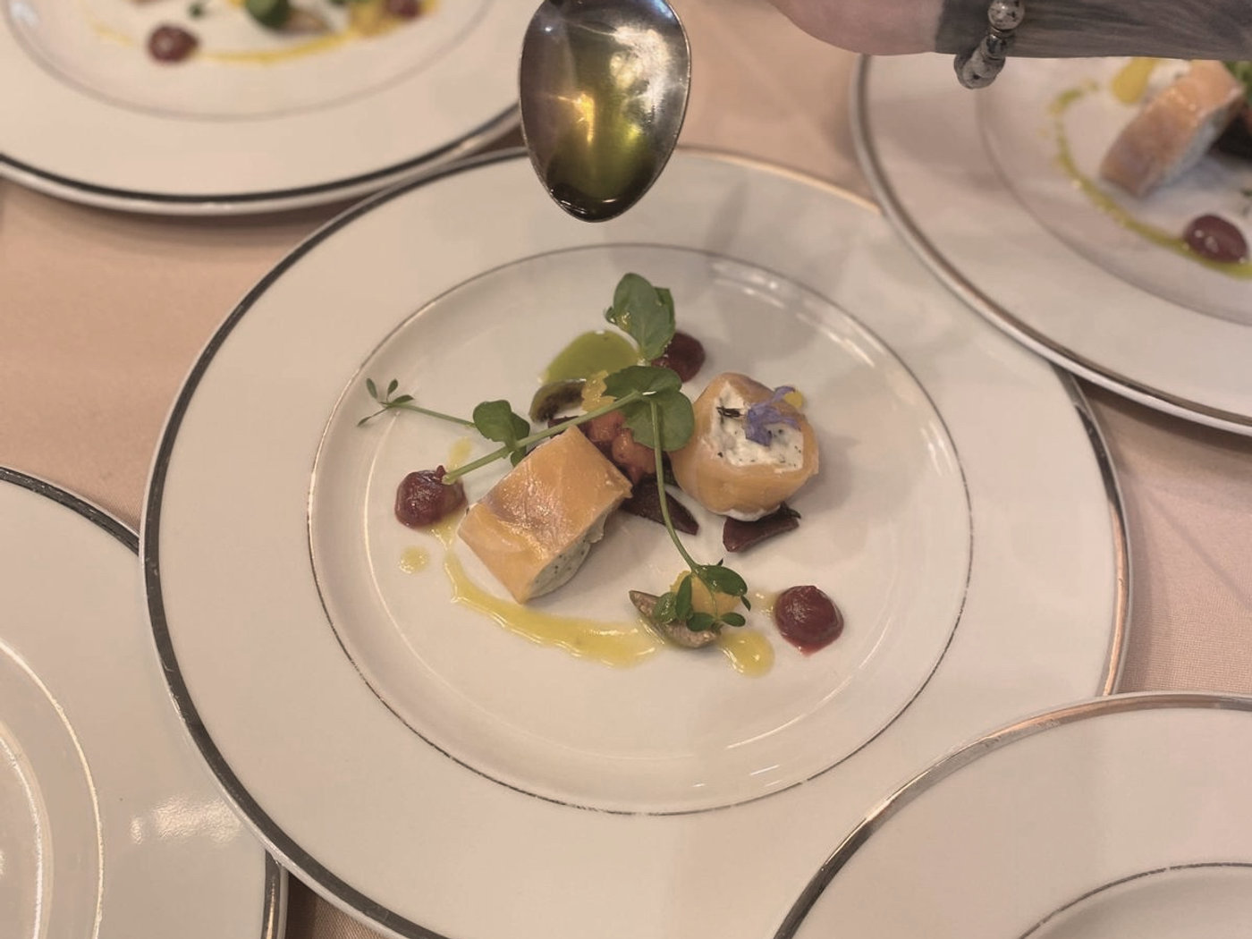 À La Carte Traiteur — assiette gastronomique dressée