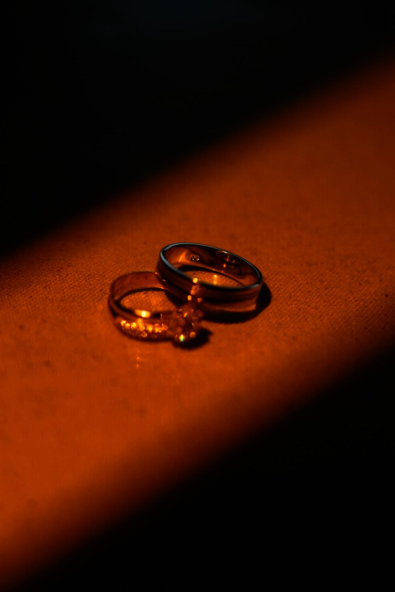 Sina Wedding — alliances en lumière, photo artistique